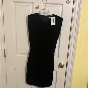 Elegant Black Sleeveless Dress